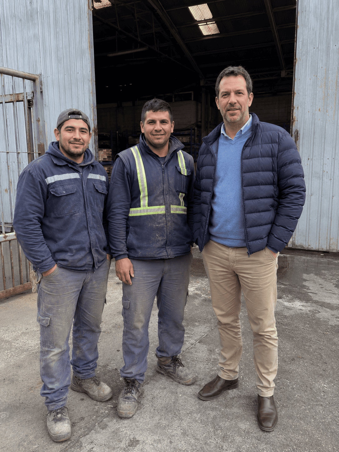 Equipo de operaciones de una empresa que usa Sopscly para documentar sus procesos